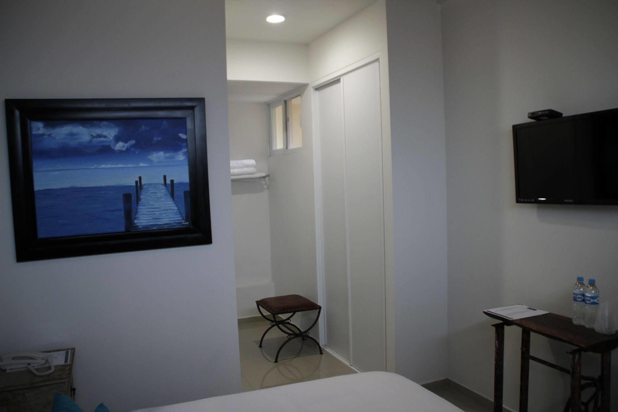 Suites Chapultepec Guadalajara Exterior foto