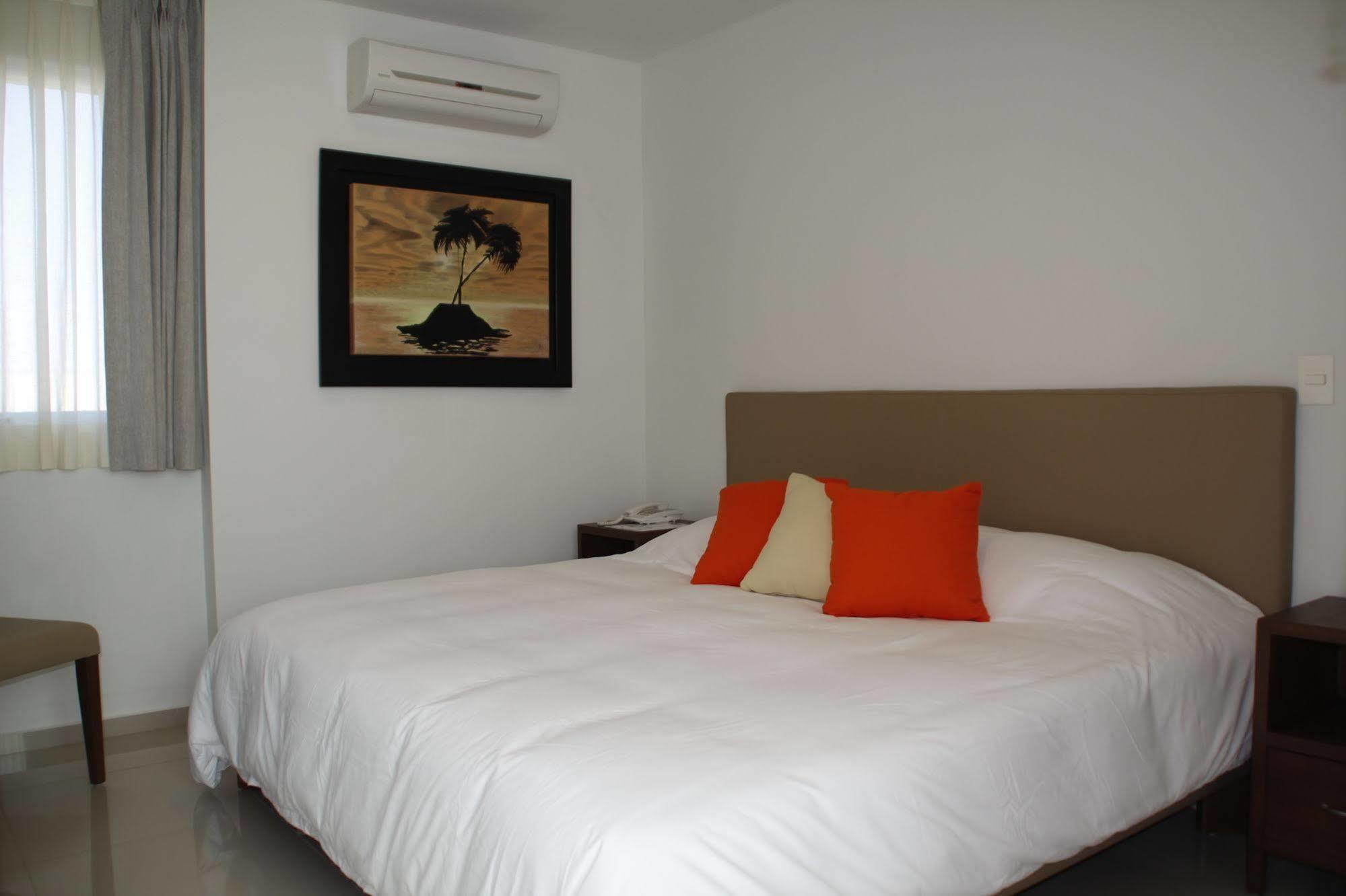 Suites Chapultepec Guadalajara Exterior foto